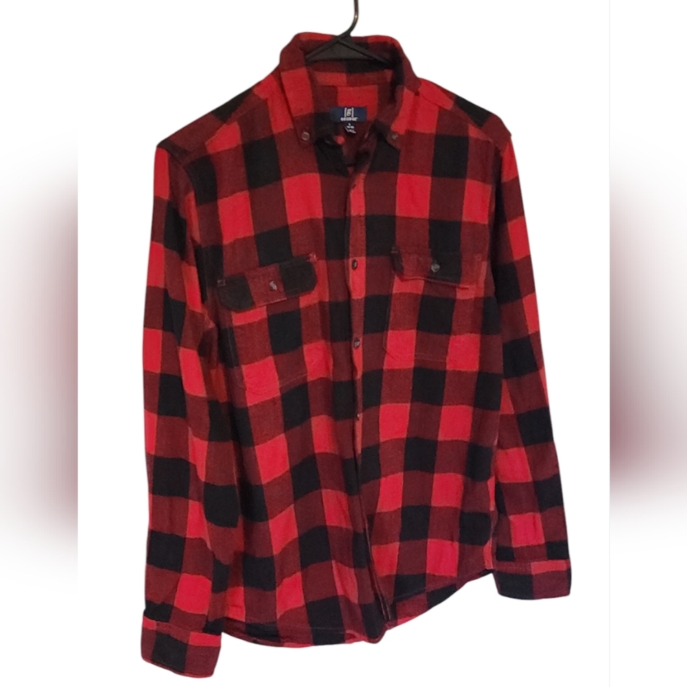 Cute cozy red and black buffalo plaid flannel shirt